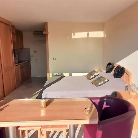 4, Heliopolis D Au Village Naturiste Apartment