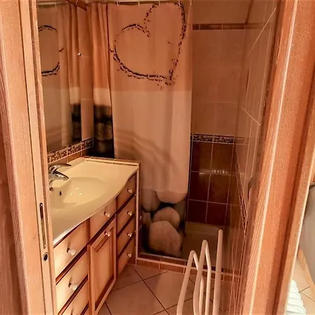 Apartment 4, Heliopolis D Au Village Naturiste